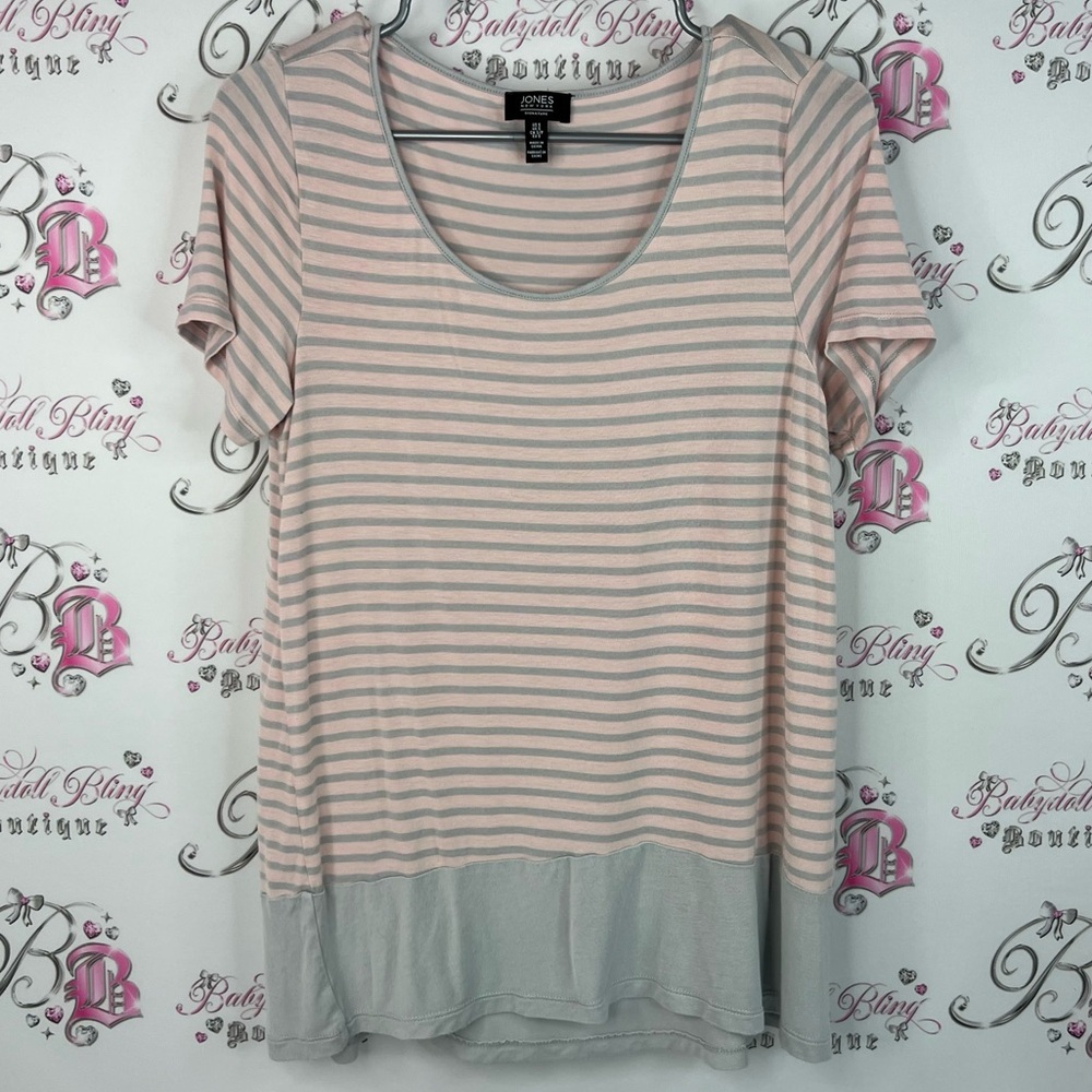Jones New York tshirt flowy striped Pink and Gray Striped Tee